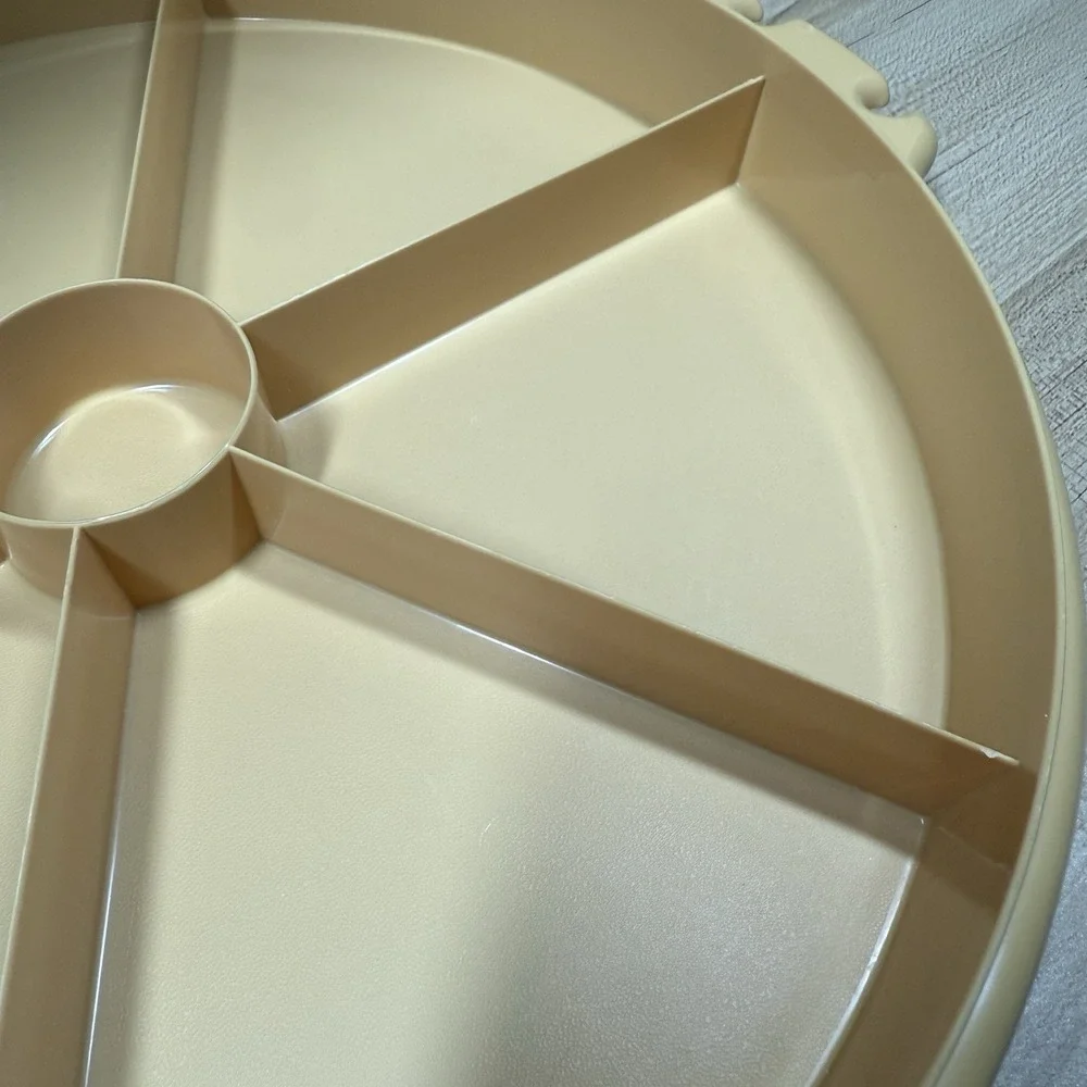 Tupperware vintage divided